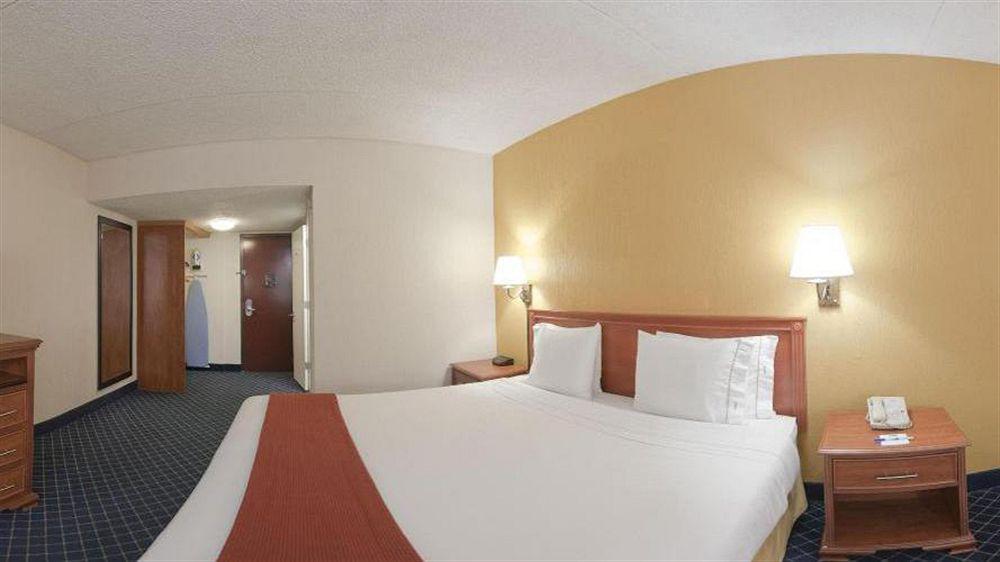 Holiday Inn Express & Suites Nashville-I-40 & I-24 Экстерьер фото