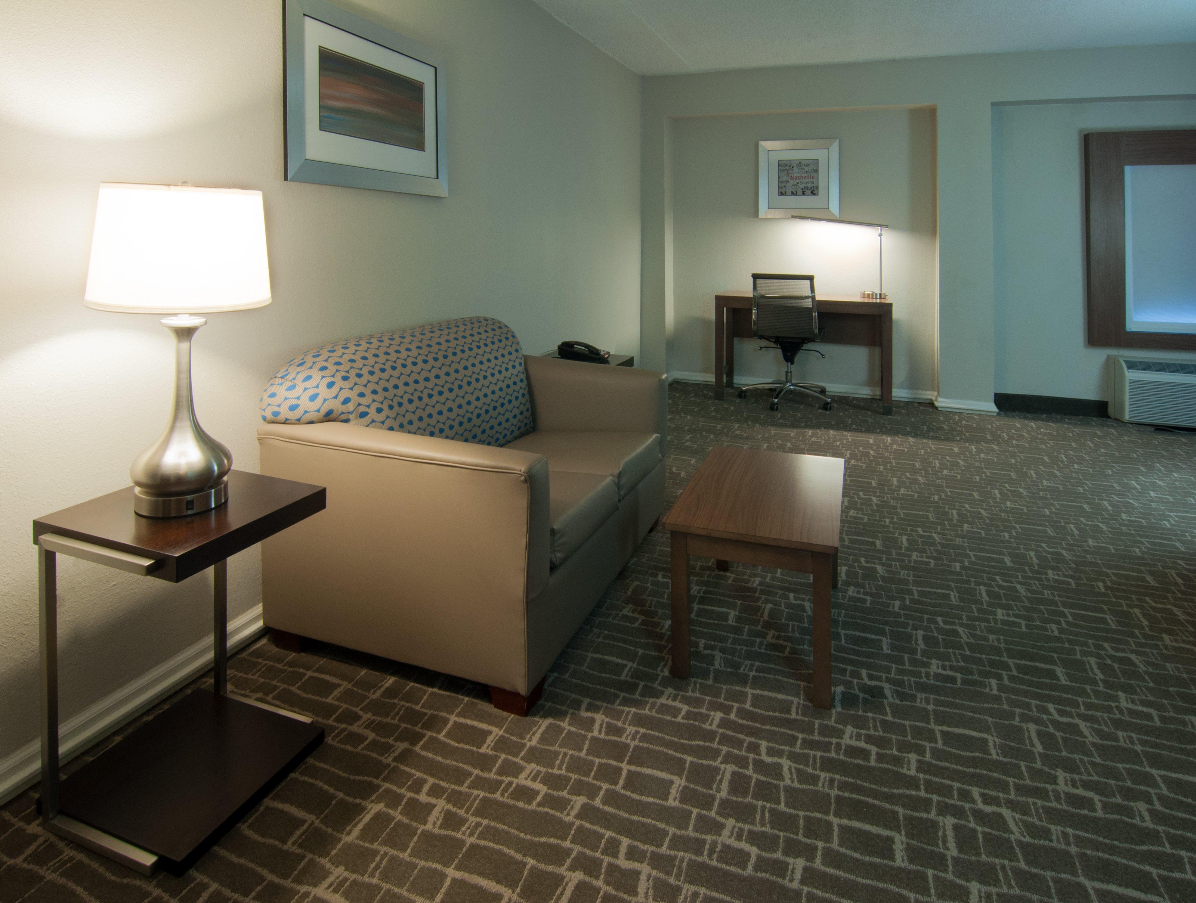 Holiday Inn Express & Suites Nashville-I-40 & I-24 Экстерьер фото