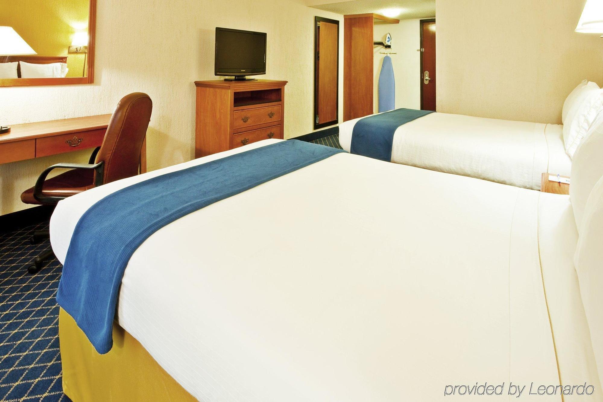 Holiday Inn Express & Suites Nashville-I-40 & I-24 Экстерьер фото