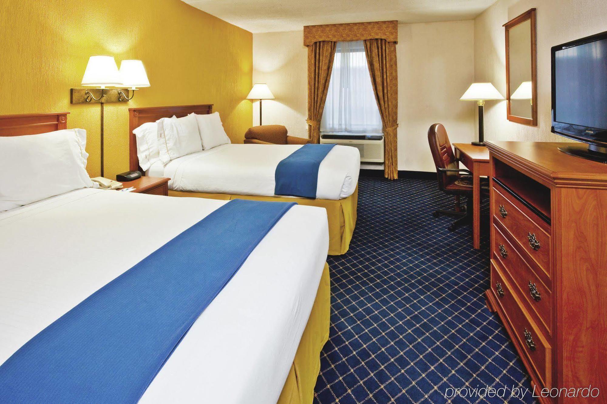 Holiday Inn Express & Suites Nashville-I-40 & I-24 Экстерьер фото