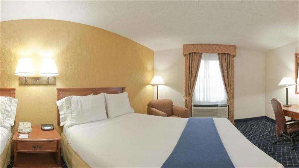 Holiday Inn Express & Suites Nashville-I-40 & I-24 Экстерьер фото